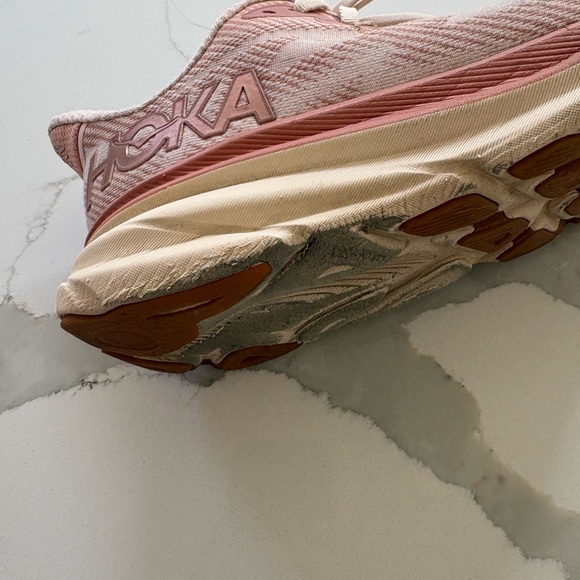 HOKA | Clifton 9 | Size 6B | Pink & Beige - Picture 8 of 10